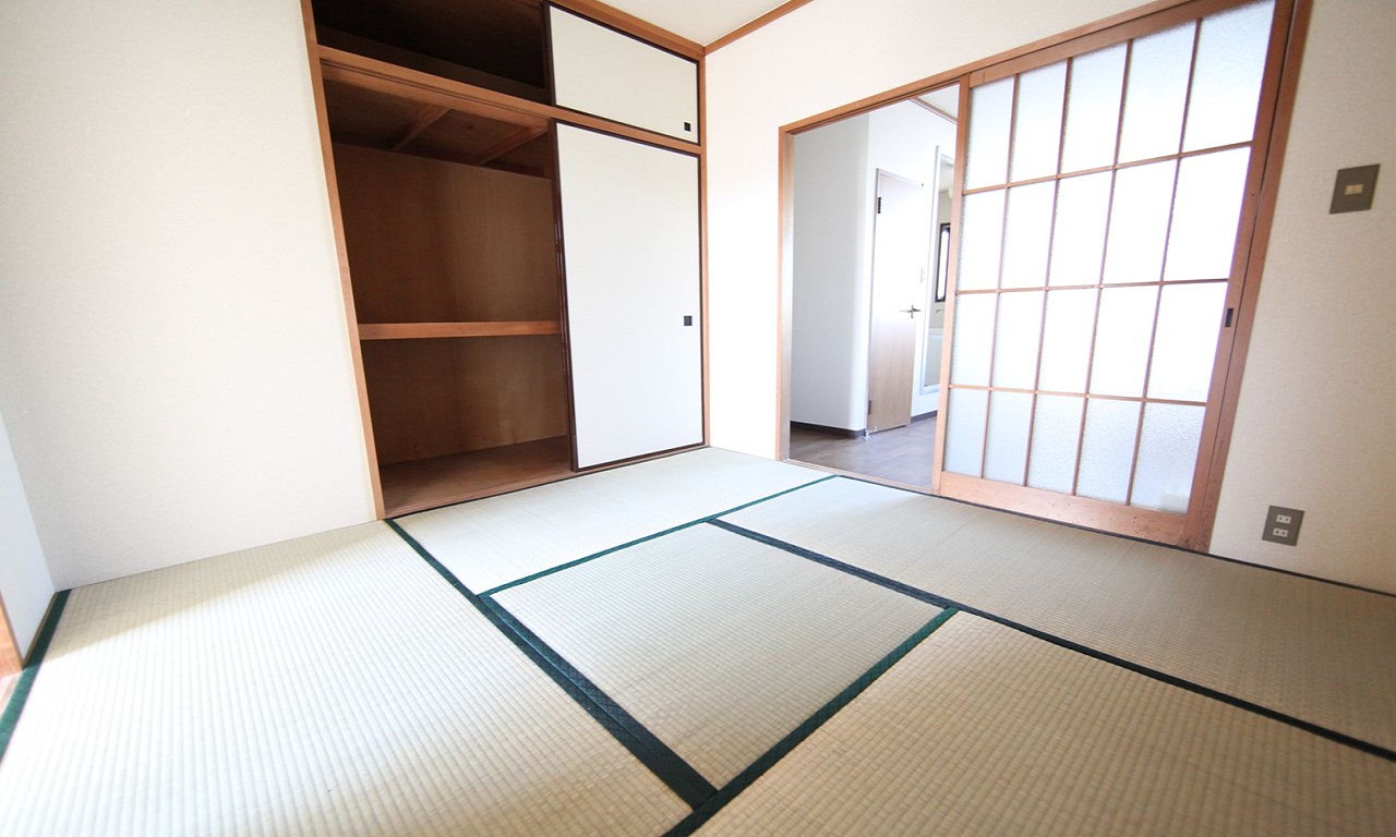 Other room space. Japanese-style room 4.5 Pledge (storage enhancement)