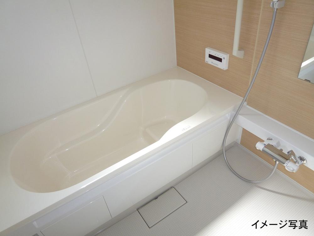 Same specifications photo (bathroom).  ◆ Bathroom ventilation dryer with ◆