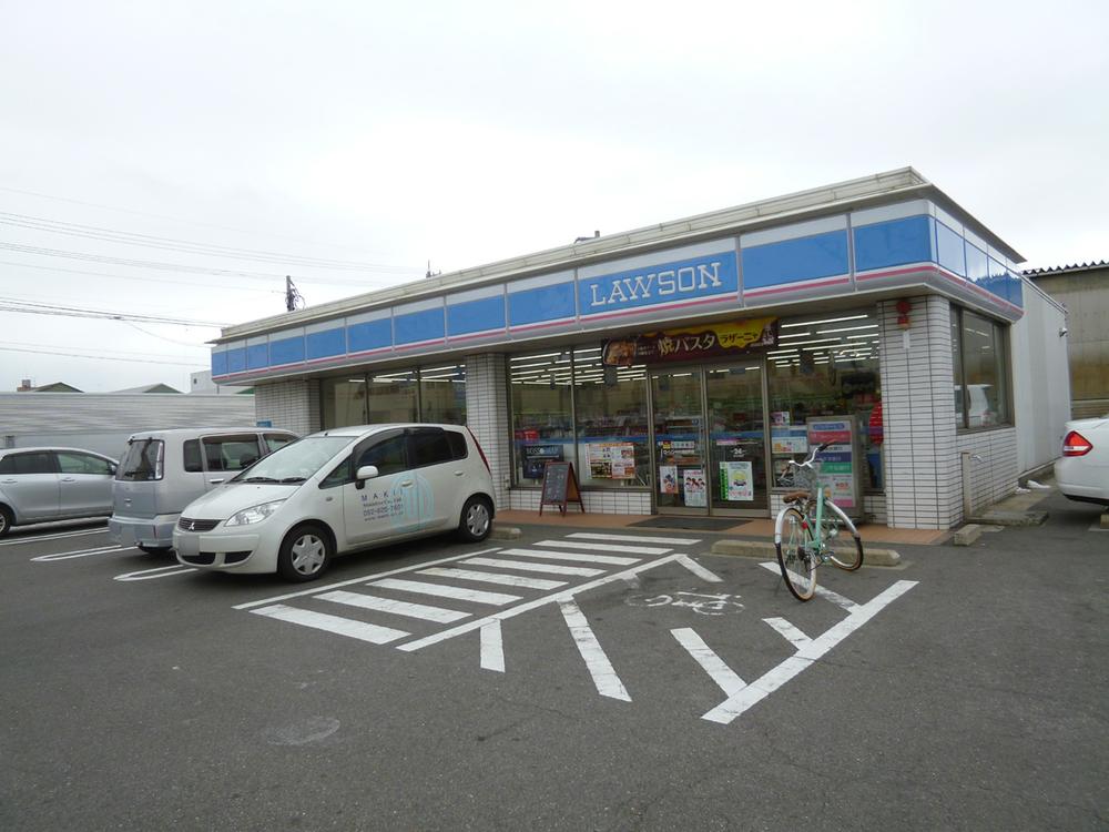 Convenience store. 256m until Lawson Nakagawa Fukufune the town shop