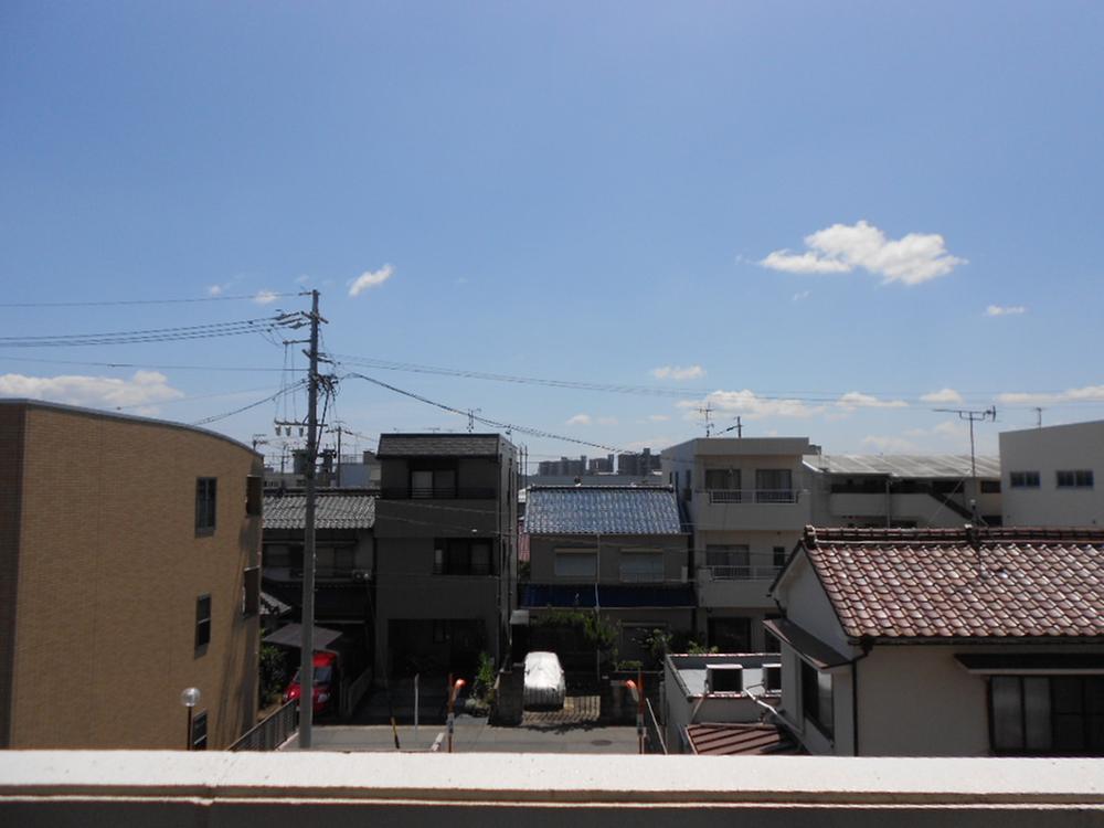 View photos from the dwelling unit. It is a view from the south balcony. (August 2013) Shooting