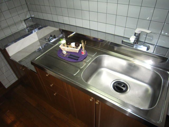 Kitchen. Kitchen as seen from the Western-style room