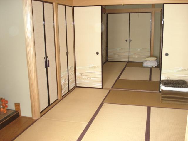 Non-living room. The first floor of a Japanese-style room. There is also a alcove.