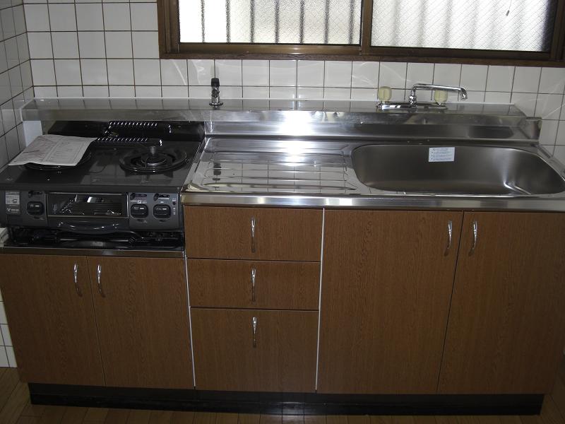 Kitchen. With gas stove