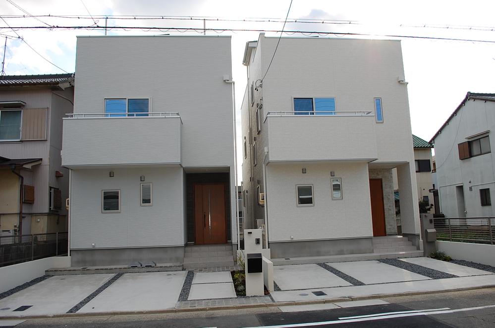 Local appearance photo. A building from the photograph right ・ Building B