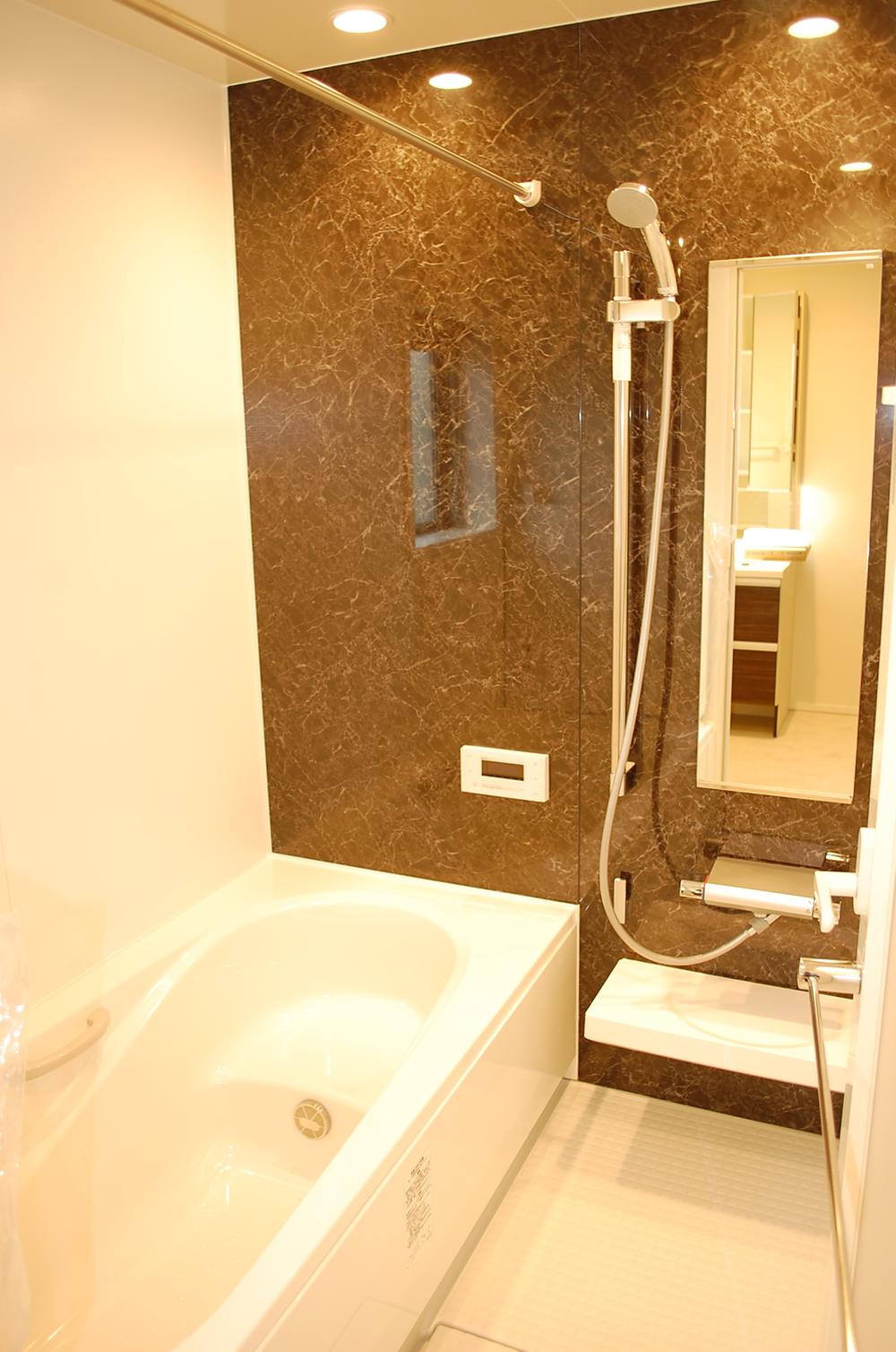 Bathroom. It was fashionable finish in downlight lighting. Ease of use everywhere