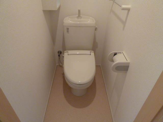 Toilet. It is heating toilet seat ☆ (The photograph is an image)