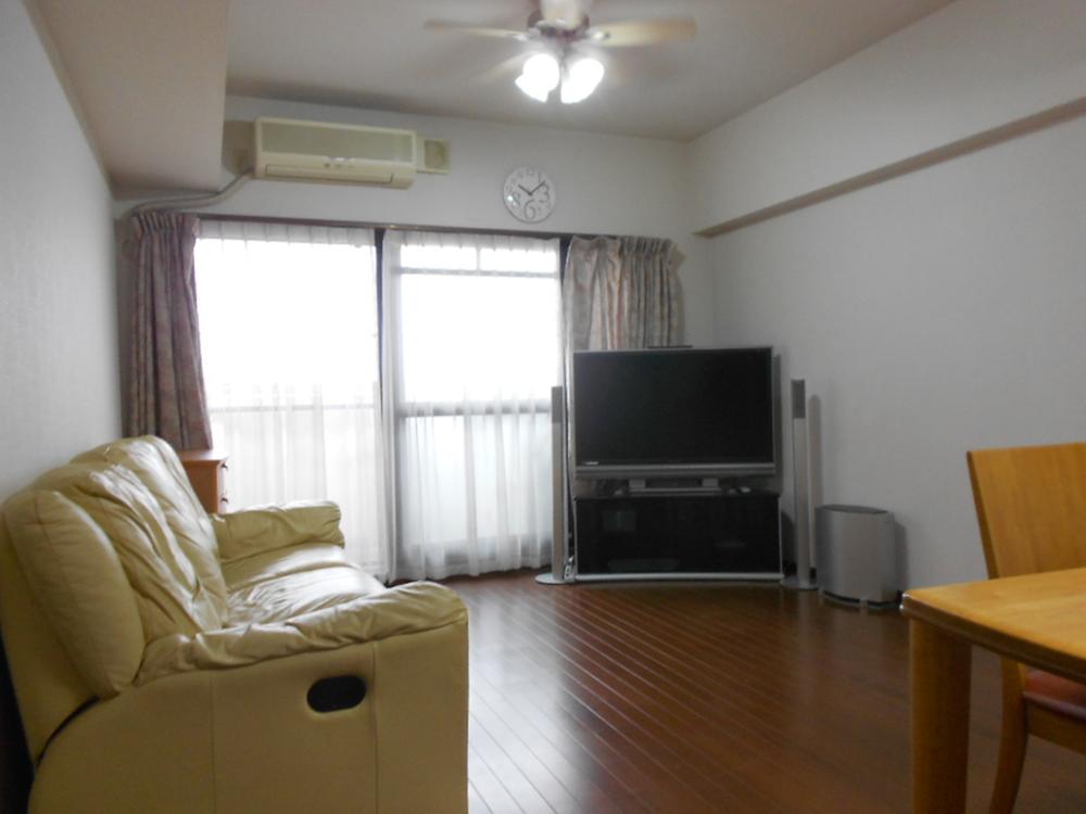 Living. It is a living-dining of MinamiMuko. (October 2013) Shooting