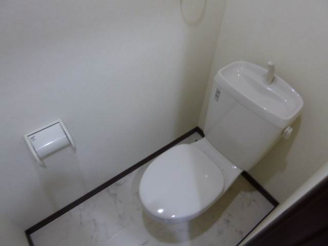 Toilet. toilet ・ Bus by (photo other, Room)