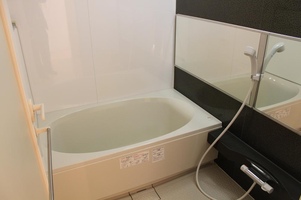 Bathroom. Indoor (12 May 2013) Shooting