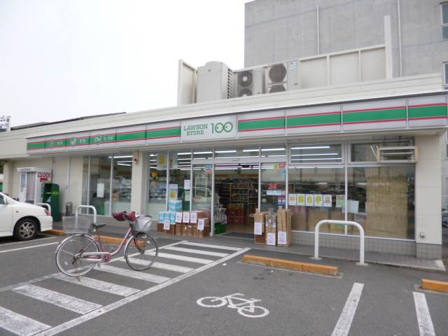 Convenience store. STORE100 Nakagawa Shinoharabashitori store up (convenience store) 559m