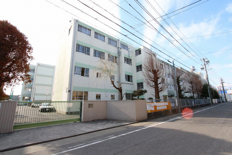 Junior high school. Toshi 1040m until junior high school (junior high school)