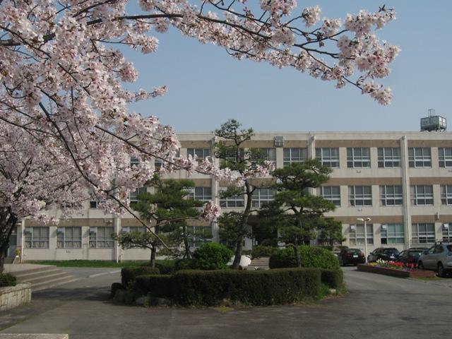 Junior high school. 1300m to Nagoya Municipal Tomita Junior High School