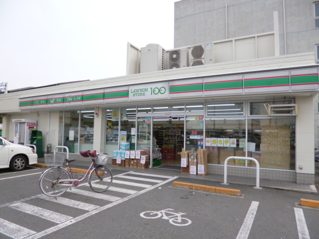 Convenience store. STORE100 Nakagawa Shinoharabashitori store up (convenience store) 329m