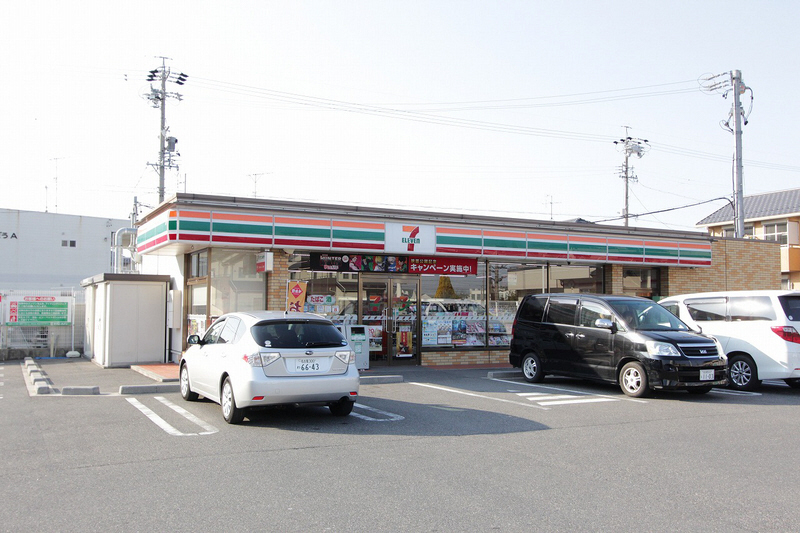 Convenience store. Seven-Eleven Nagoya Ishikishin the town store (convenience store) to 298m