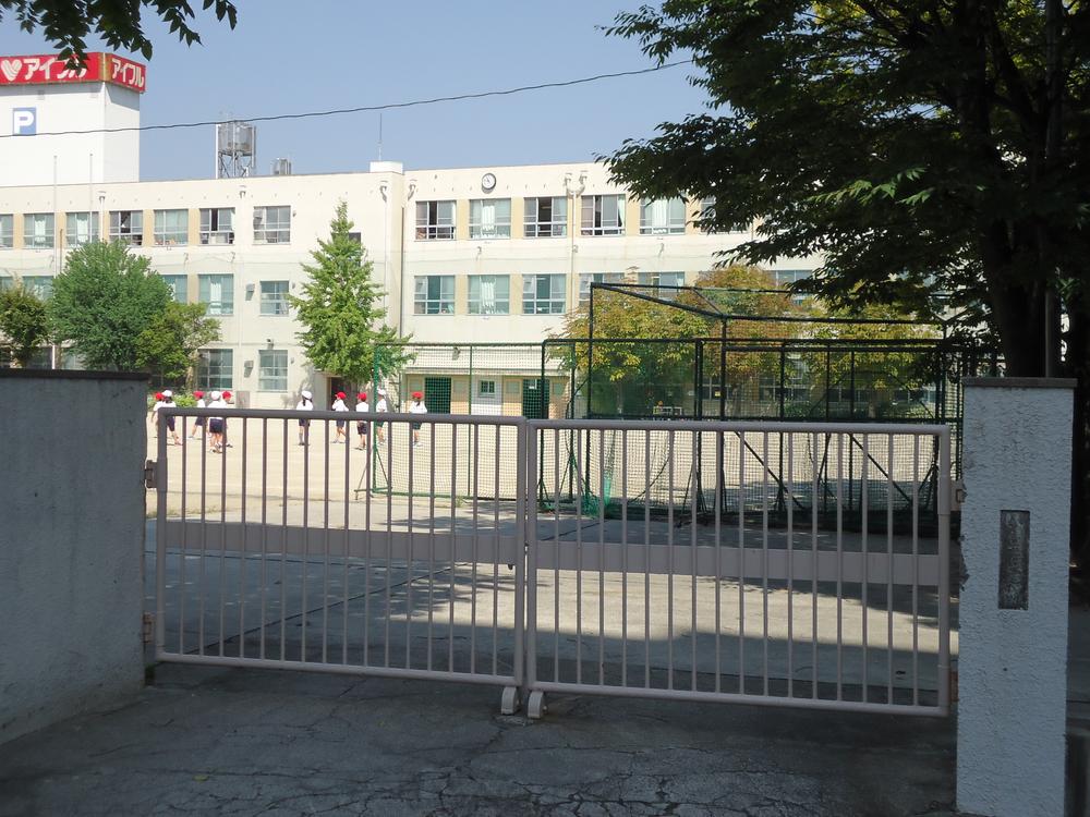 Primary school. Yaguma until elementary school 210m