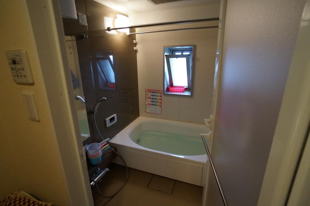 Bathroom. Indoor (12 May 2013) Shooting