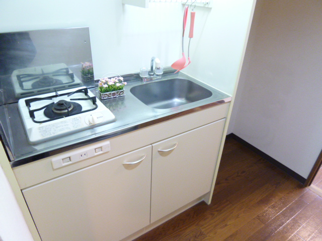 Kitchen. Kitchen is put refrigerator and a cutting board! ! 