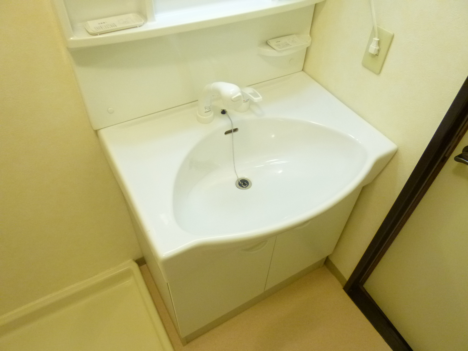Washroom. There are also independent wash basin ^^