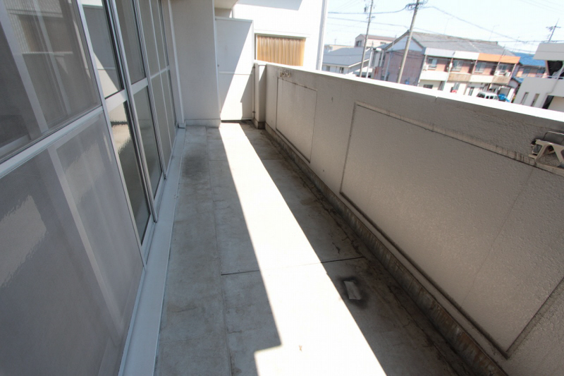 Balcony. Sunny days Let dry the laundry. 