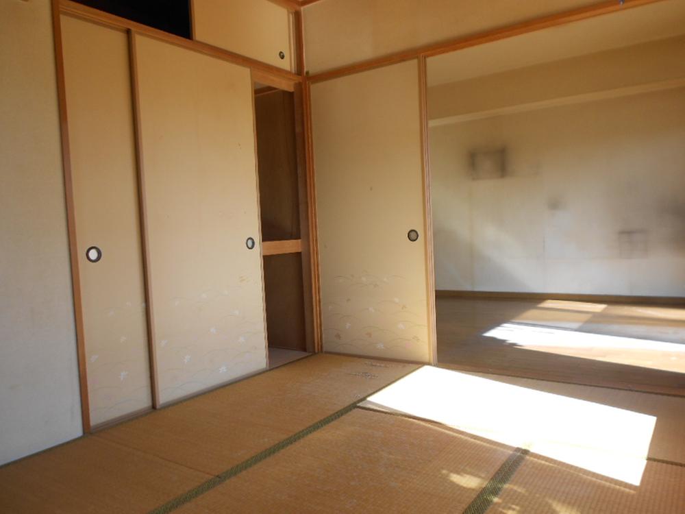 Non-living room. It is south-facing Japanese-style room. (November 2013) Shooting