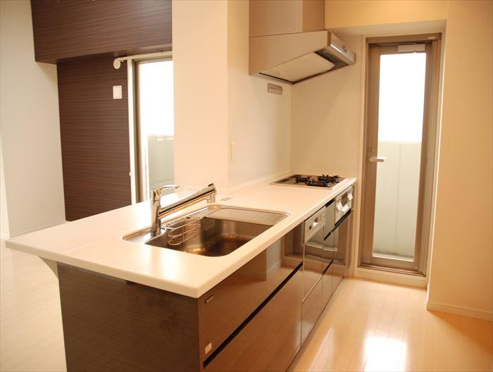 Kitchen. Make the kitchen a feeling of opening