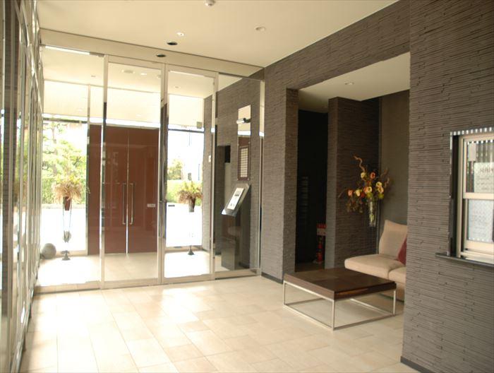 Entrance. Pat crime prevention because it is with auto-lock