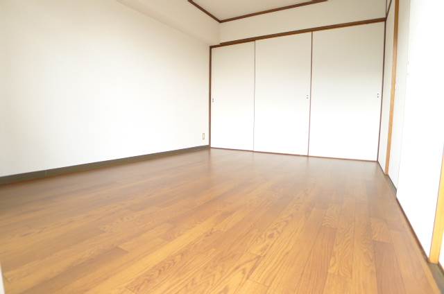 Living and room. South-facing bright Western-style ☆ 
