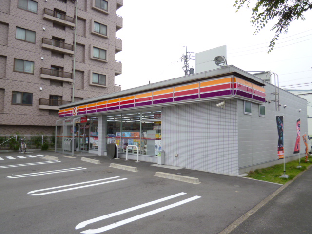 Convenience store. Circle K Nishinakajima-chome store up (convenience store) 579m