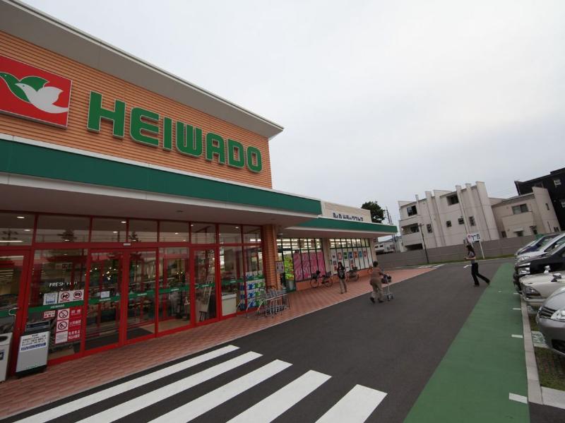 Supermarket. Heiwado Hosei store up to (super) 51m