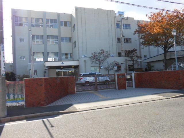 Junior high school. Nagoya Municipal takes 2560m up to junior high school