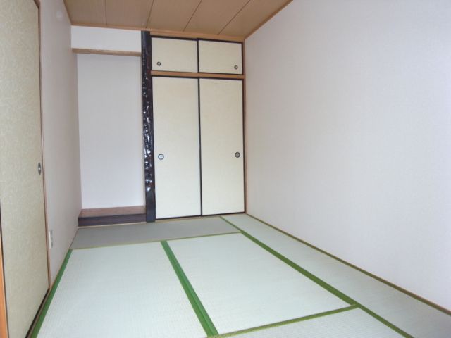 Living and room. Recommended tatami with calm! ! 