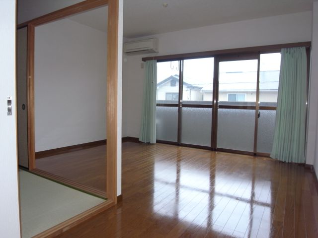 Living and room. Living looks bright facing the veranda. 