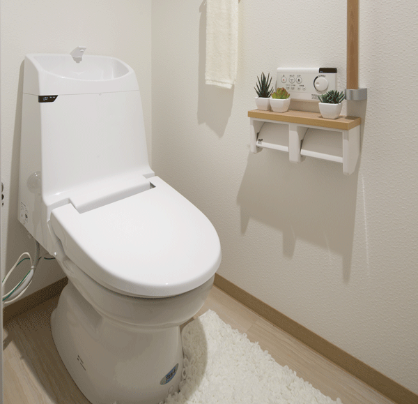 Toilet.  [toilet] Tank integrated compact design of. Standard adopted remote control switch, Such as installing a handrail, It has been consideration to reduce the burden of hamstrung (same specifications)