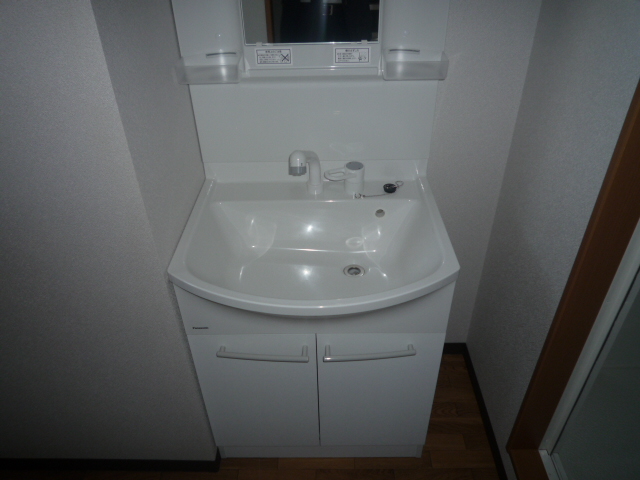 Washroom. Shower dresser equipped ☆