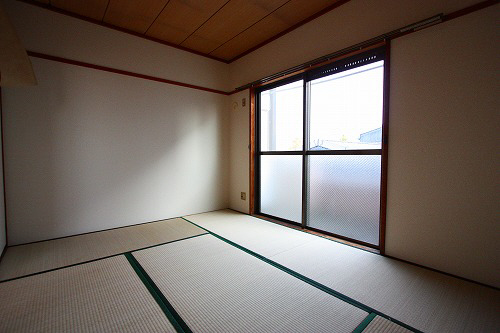 Living and room. Japanese-style room to settle