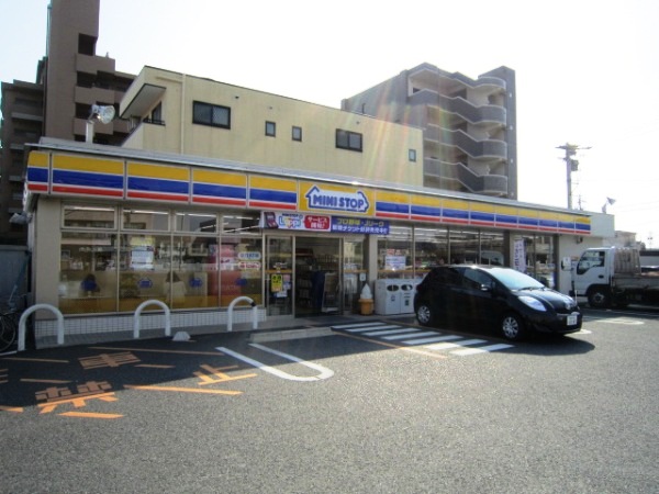 Convenience store. MINISTOP Nagoya Araco store up (convenience store) 306m