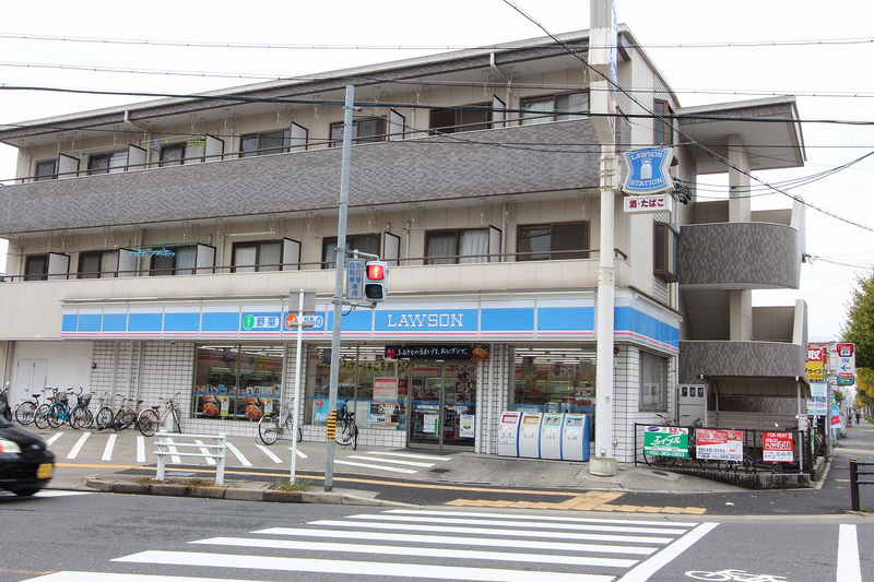 Convenience store. Lawson JR Hatta Station store up (convenience store) 196m