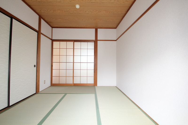 Living and room. It's Japanese mind Japanese-style room