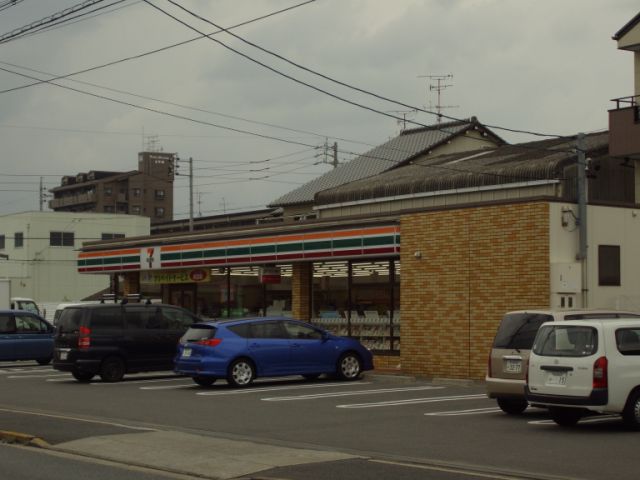 Convenience store. 60m until the Seven-Eleven (convenience store)