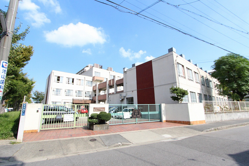 Primary school. 450m to Aichi elementary school (elementary school)