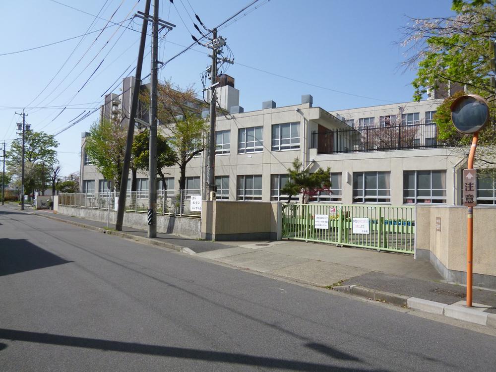 Primary school. 313m to Aichi Elementary School