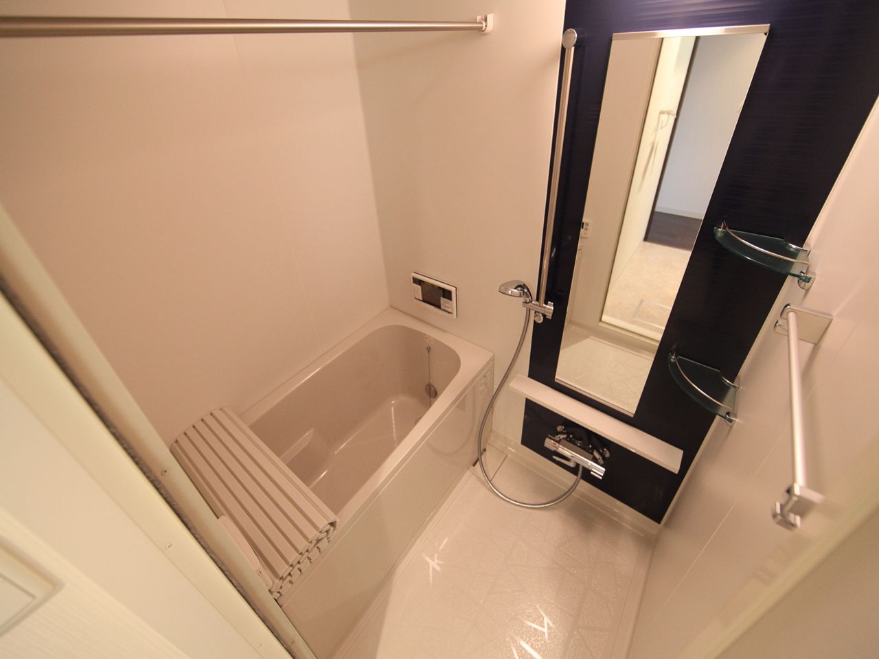 Bath. With reheating Bathroom with heating dryer Bathing with bathroom TV