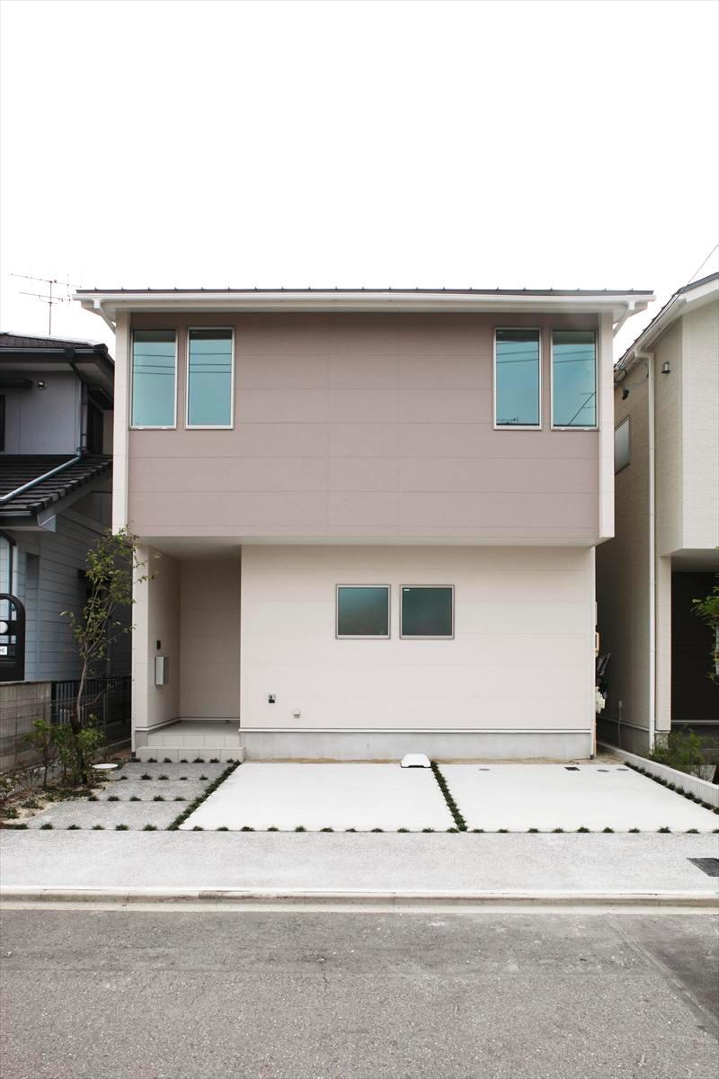 Local appearance photo. Open-minded Fukinuki in C Togaikan photo dining top Fukinuki! Spacious glad plan to wife such as entrance cloakroom and linen storage!  ※ 2013 / 9 / 10 shooting