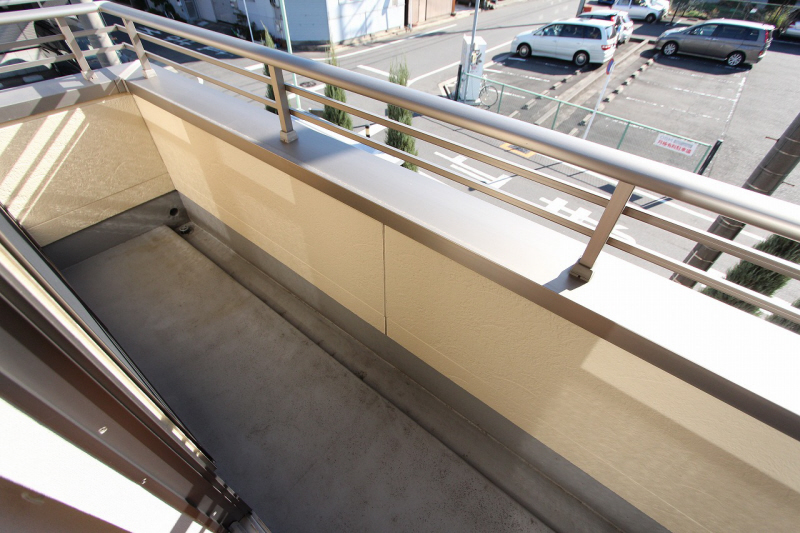 Balcony. Ippuku on the veranda ...