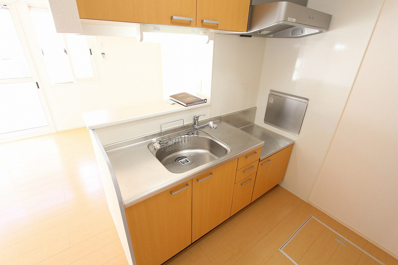 Kitchen.  ※ Room 101 interior photograph reference