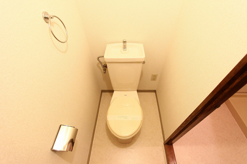 Toilet. Toilet.