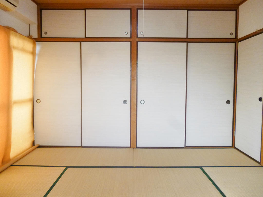 Other room space. Japanese-style room 6 quires