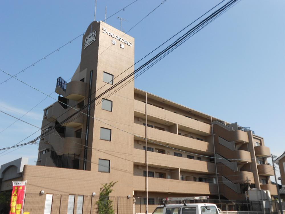 Local appearance photo. Building northwest side appearance (August 2013) Shooting