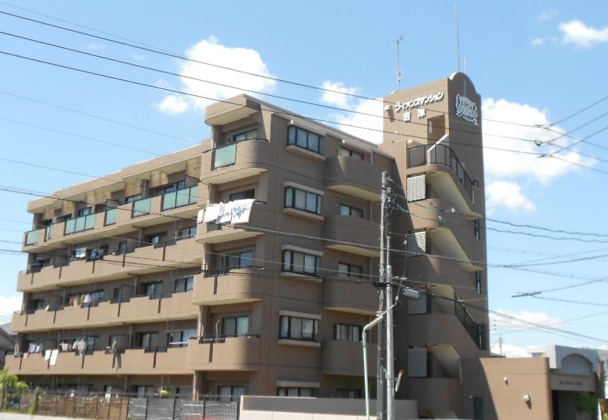 Local appearance photo. Building the northeast side (August 2013) Shooting