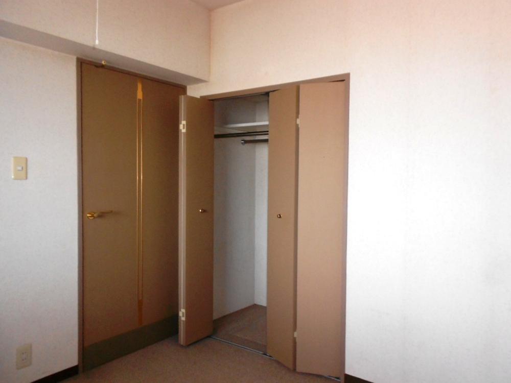 Other introspection. Southwest side Western-style.